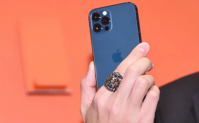 上海苹果手机维修分享iPhone12系列重启方法教程 